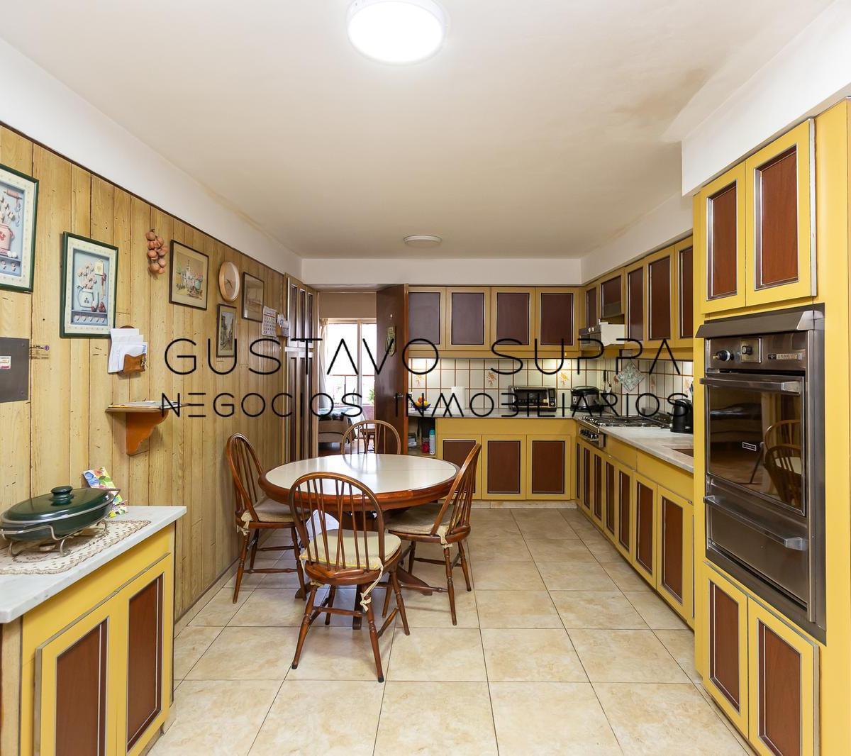 Hermoso Piso de 4 Ambientes con Dependencia, Escritorio, Baulera y Cochera 4