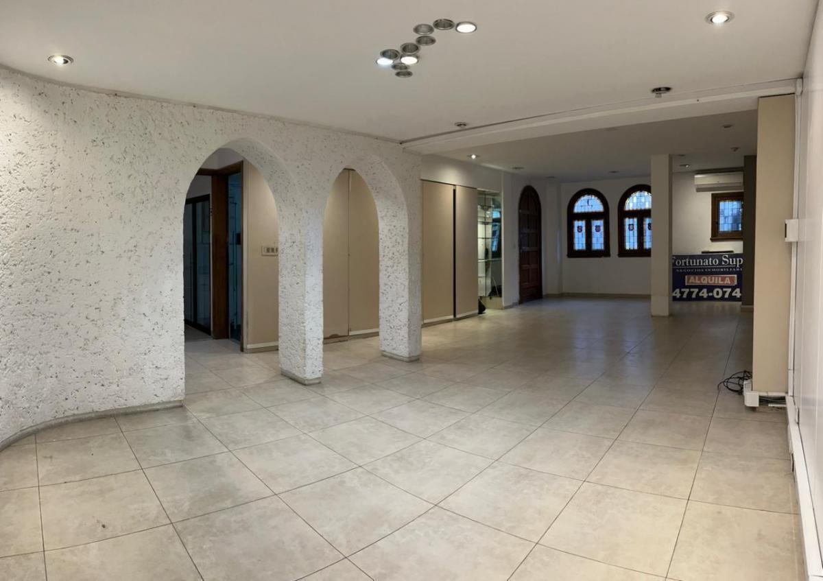 Hermosa Casa de 6 Ambientes sobre Gorostiaga y Cabildo en Alquiler