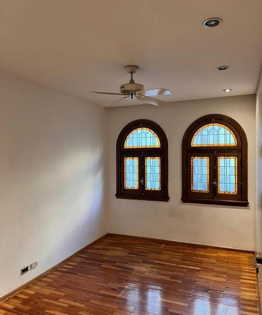 Hermosa Casa de 6 Ambientes sobre Gorostiaga y Cabildo en Alquiler 5