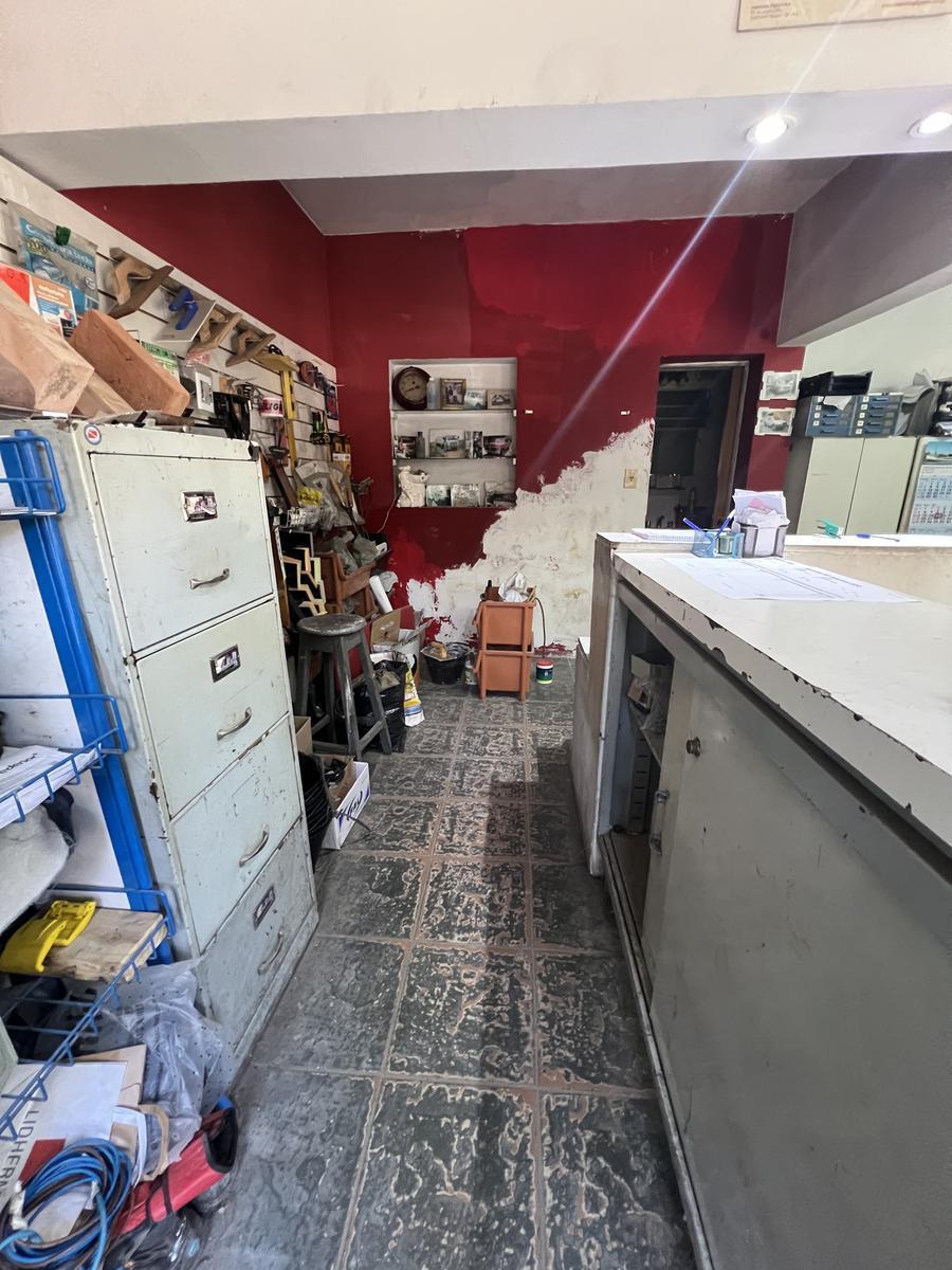 Venta Local con Galpón en Parque Cha 2