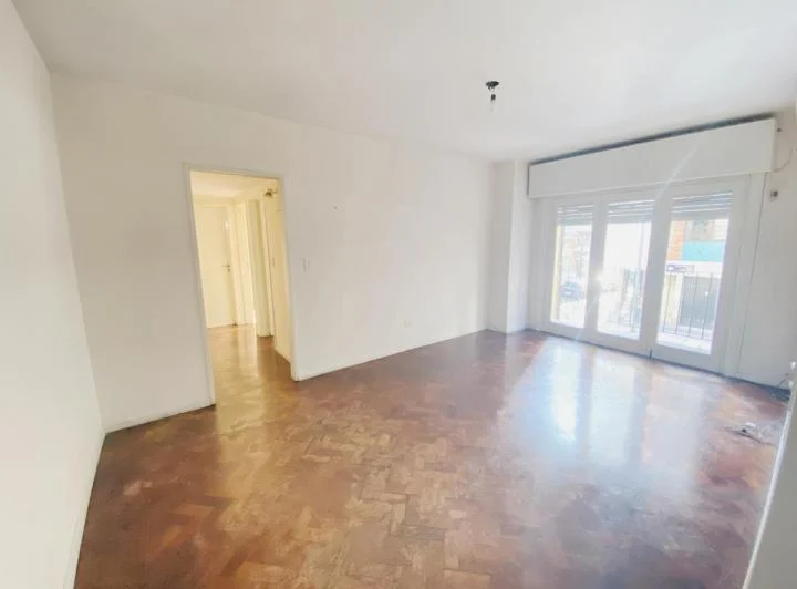 Alquiler departamento flores 3 ambientes frente con balcon 1
