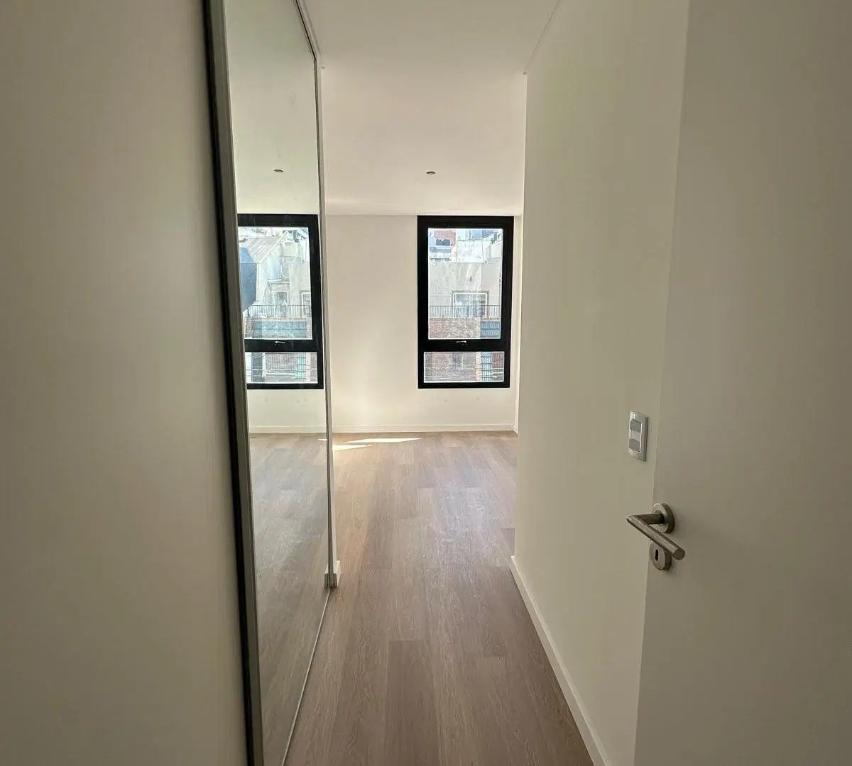 VENTA 4AMB CON COCHERA, DOS BAÑOS Y TOILETTE. BALCON AL FRENTE Y AMENITIES. 5