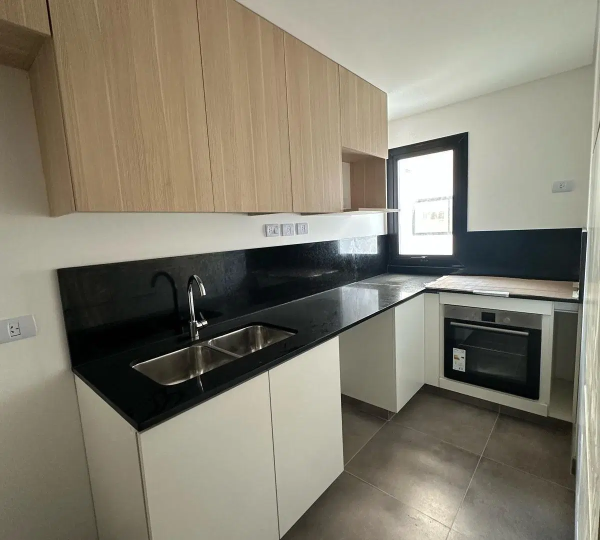 VENTA 4AMB CON COCHERA, DOS BAÑOS Y TOILETTE. BALCON AL FRENTE Y AMENITIES. 3