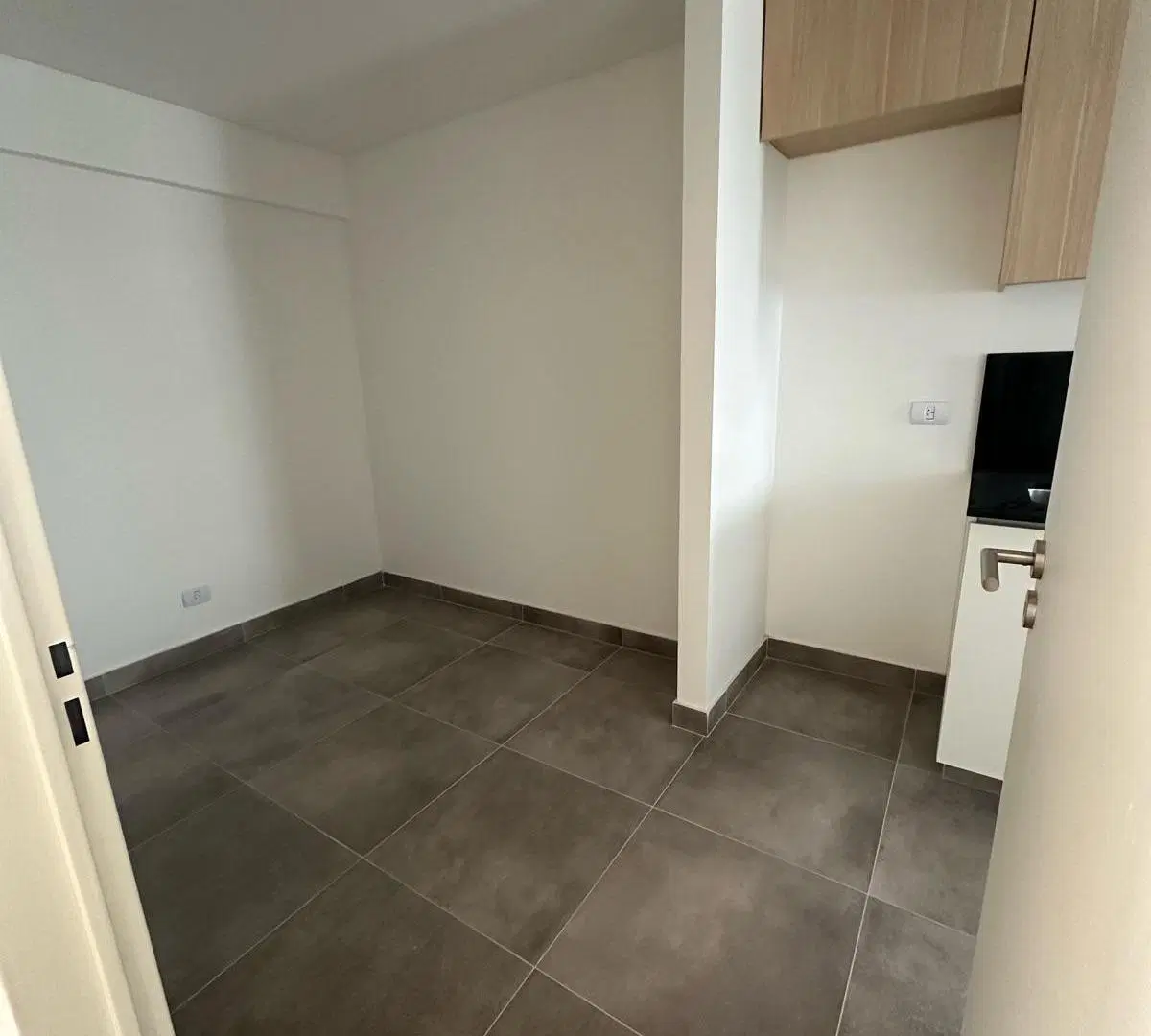 VENTA 4AMB CON COCHERA, DOS BAÑOS Y TOILETTE. BALCON AL FRENTE Y AMENITIES. 2