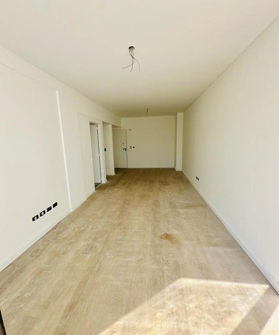 VENTA 3AMB CON BALCON ATERRAZADO. DOS BAÑOS AL FRENTE CON AMENITIES. 4