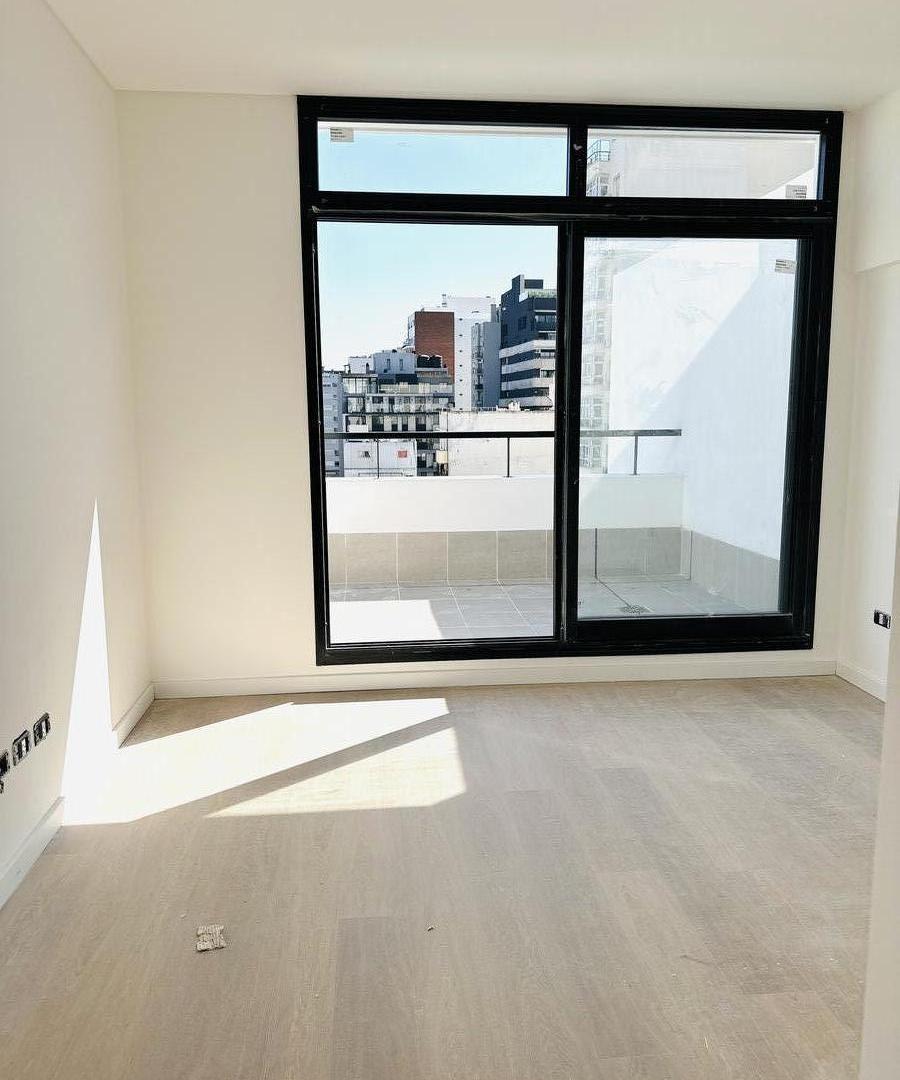 VENTA 3AMB CON BALCON ATERRAZADO. DOS BAÑOS AL FRENTE CON AMENITIES.