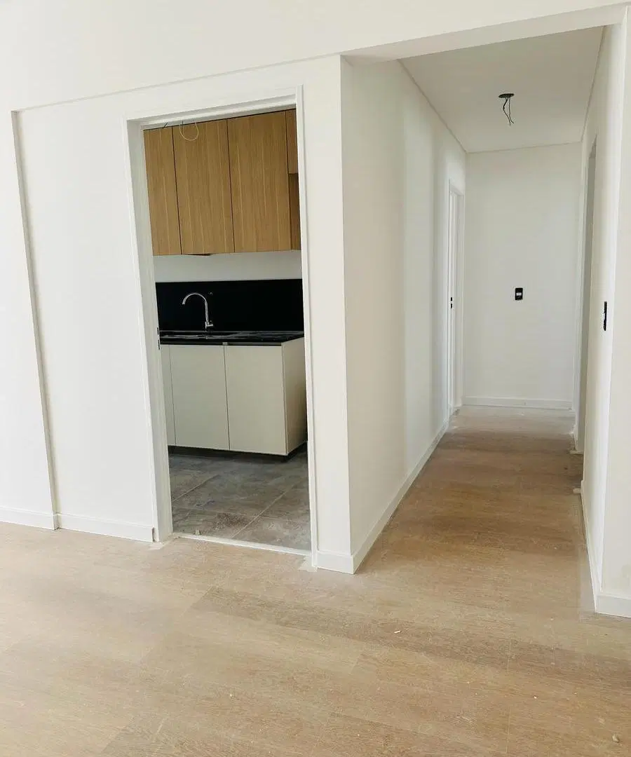 VENTA 3AMB CON BALCON ATERRAZADO. DOS BAÑOS AL FRENTE CON AMENITIES. 2