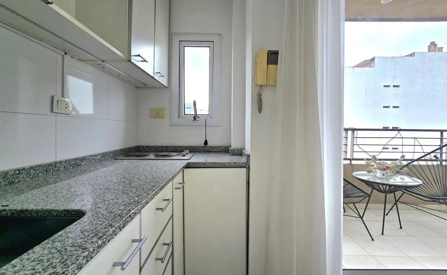 VENTA CABALLITO MONOAMBIENTE CON BALCON 2