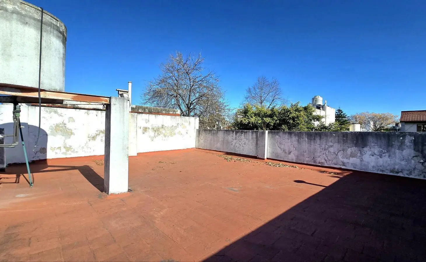 PH A REFACCIONAR CON PATIO Y TERRAZA EN VILLA LURO 2