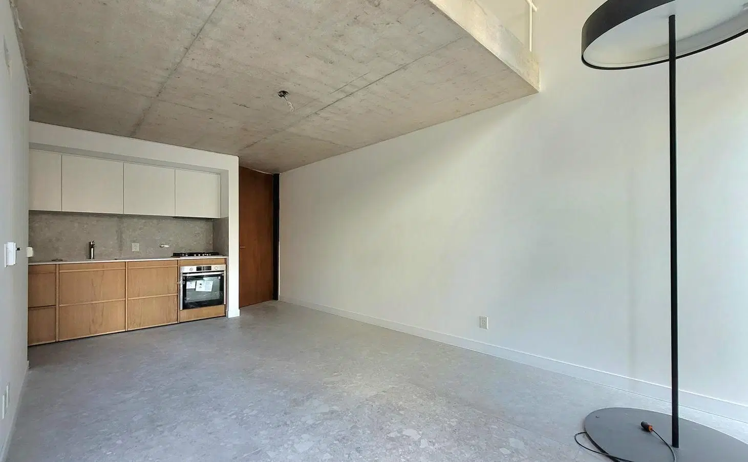 VENTA DEPARTAMENTO DUPLEX A ESTRENAR CON PATIO. FULL AMENITIES. 5