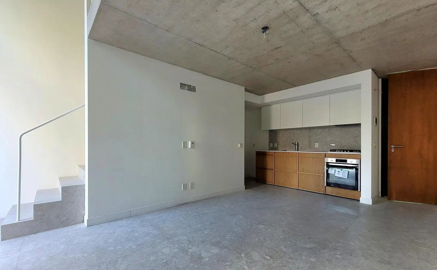 VENTA DEPARTAMENTO DUPLEX A ESTRENAR CON PATIO. FULL AMENITIES. 2
