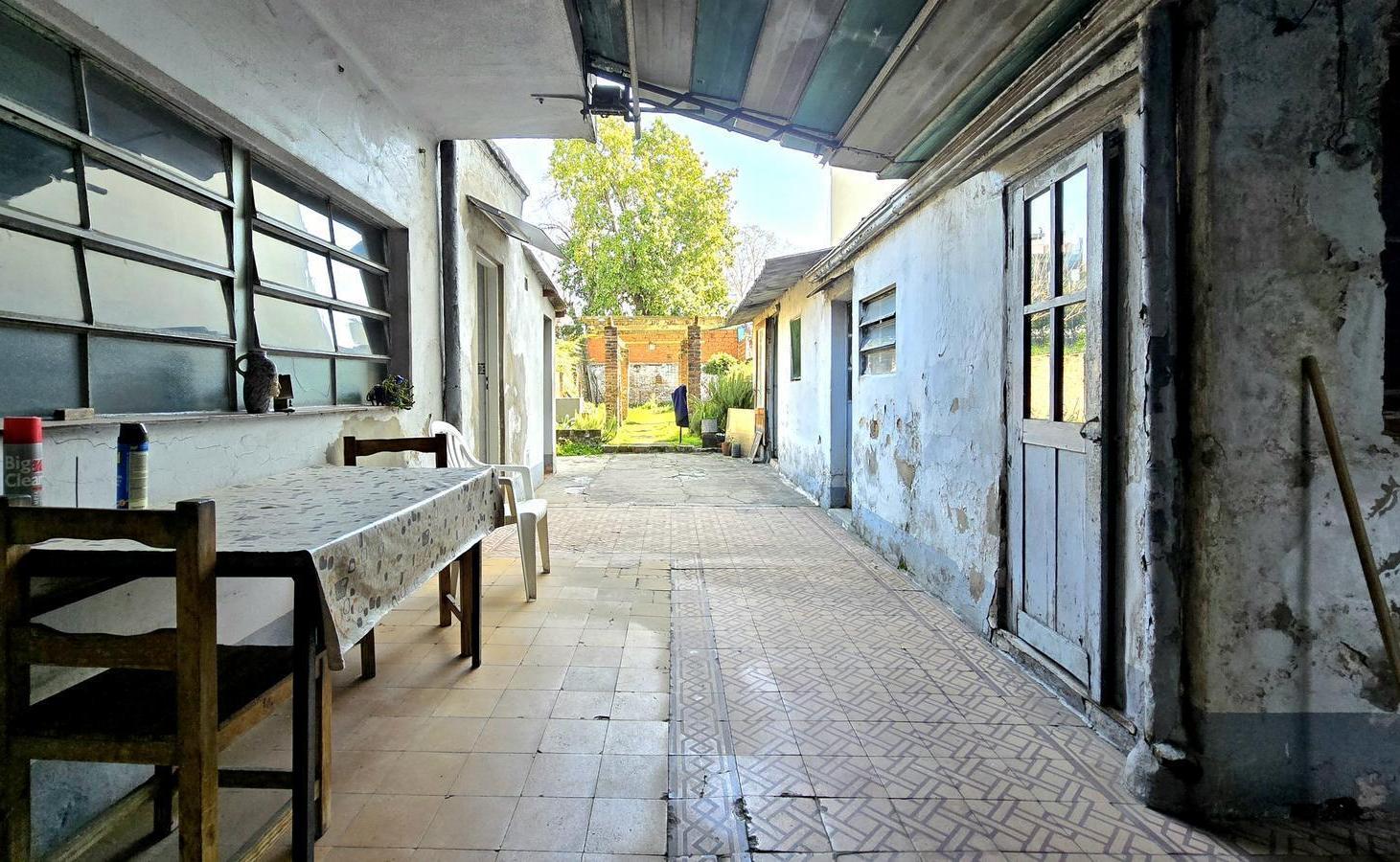 Foto de VENTA CASA CON JARDIN EN VILLA GENERAL MITRE, imagen 2