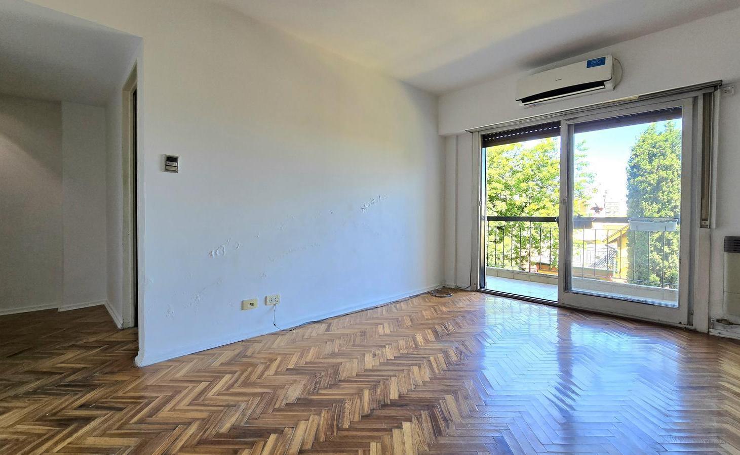 Foto de Venta departamento 2 ambientes con balcón en Agronomia, imagen 1