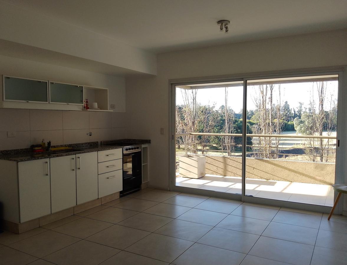 Excelente Departamento en Condominio Las Horquetas con Seguridad en Entorno Verde. 4