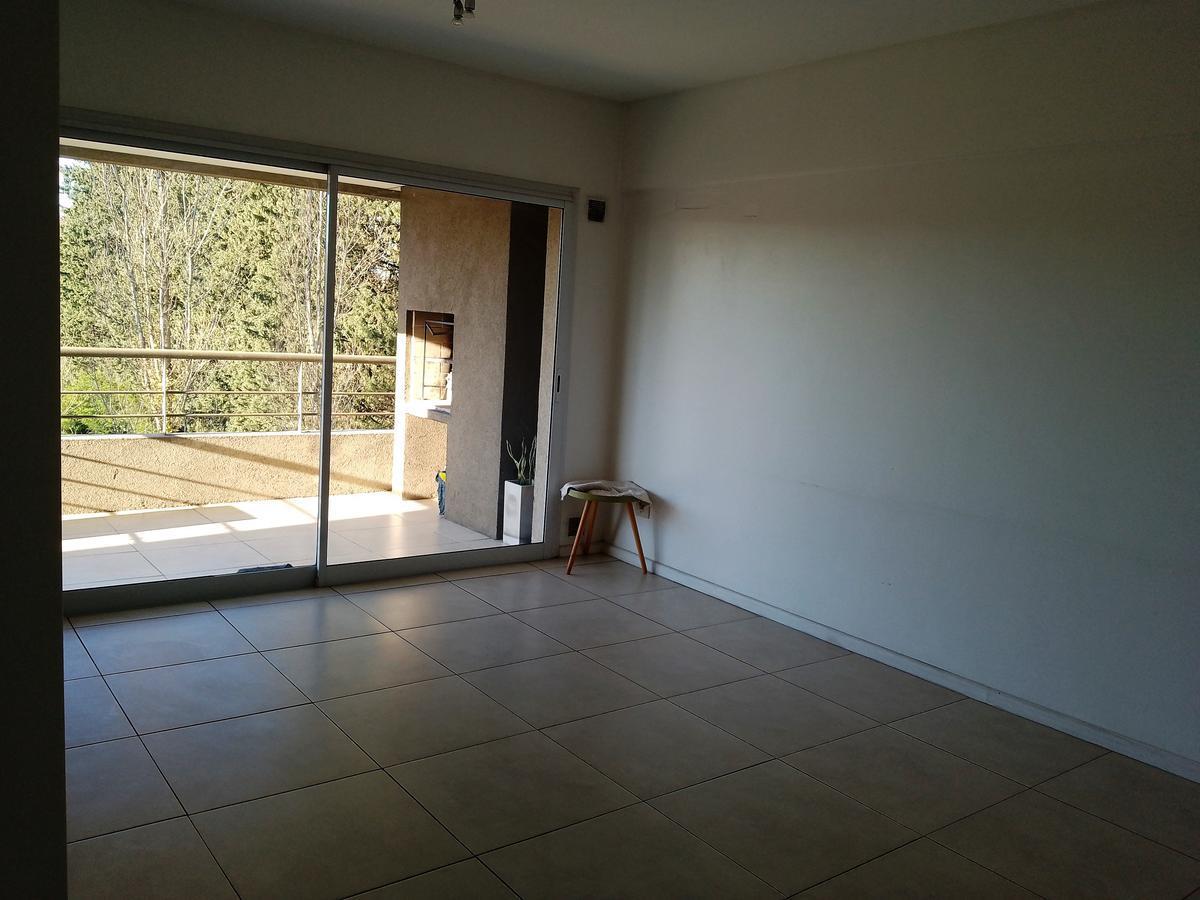 Excelente Departamento en Condominio Las Horquetas con Seguridad en Entorno Verde. 1