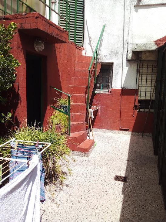 Casa, 2 Plantas, 8,66 m² de Frente X 38,22 m² de Fondo. Jardín y Cochera Cerrada. a Refaccionar. 3