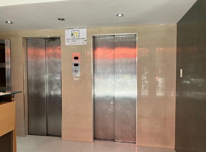 OPORTUNIDAD  u$s 1000 EL M2-  EXCELENTE EDIFICIO  DE OFICINAS - MUY LUMINOSO 4