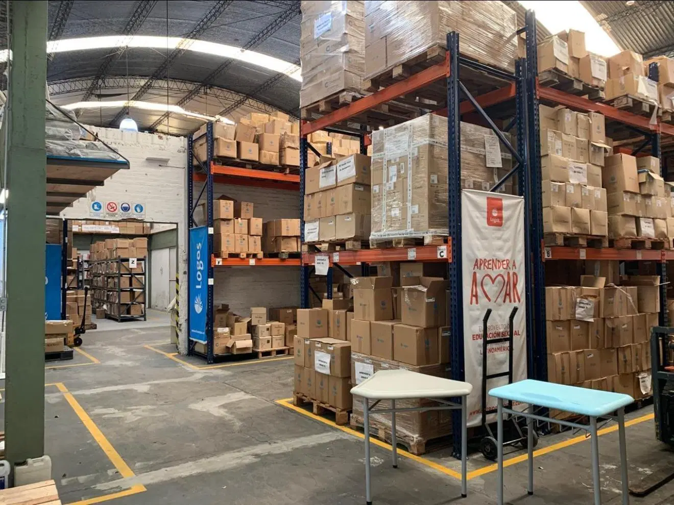 EXCELENTE GALPON en inmejorable ZONA con OFICINAS y gran estacionamiento. 4