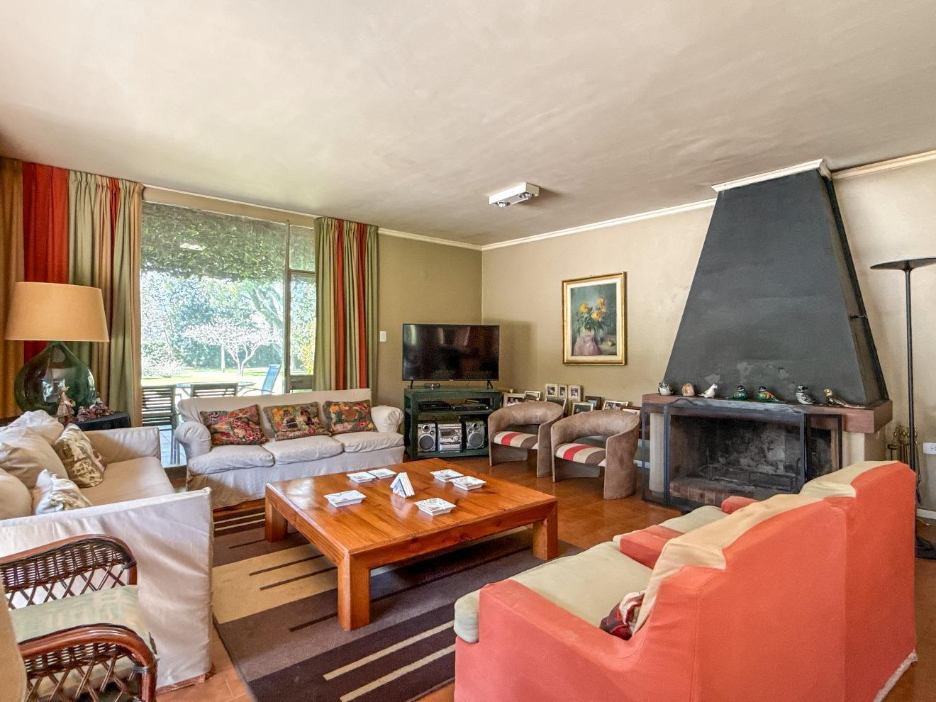 Foto de Gran casa en una planta sobre un espectacular parque de casi 9.000 m², imagen 3