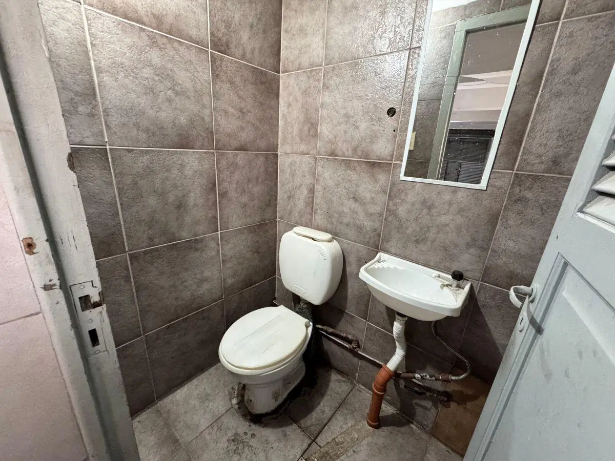 Venta local comercial habilitado + vivienda+ galpón 2