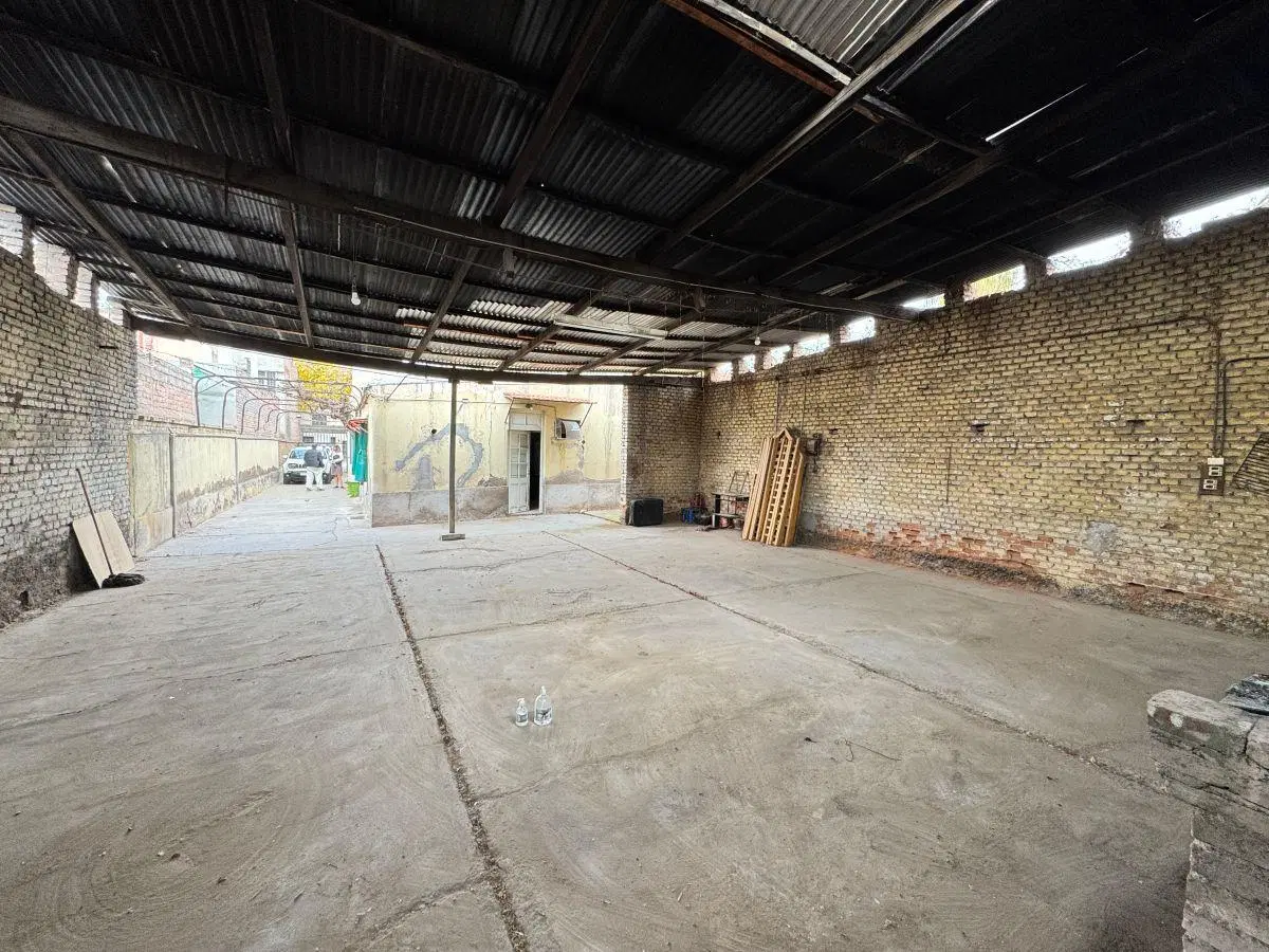 Venta casa 3 dormitorios a reciclar+ local comercial habilitado y galpon-depósito 3