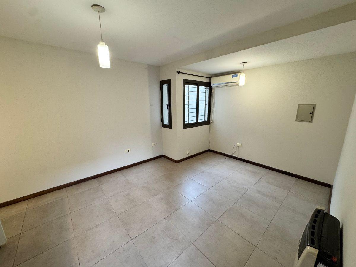 Foto de Departamento planta baja en alquiler con patio y cochera, imagen 5