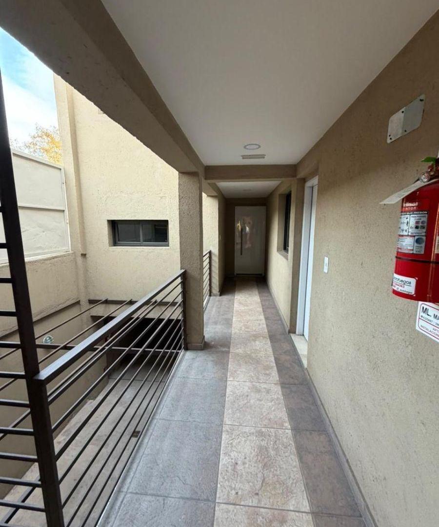 Foto de Vendemos espectacular departamento primer piso con ascensor, imagen 2