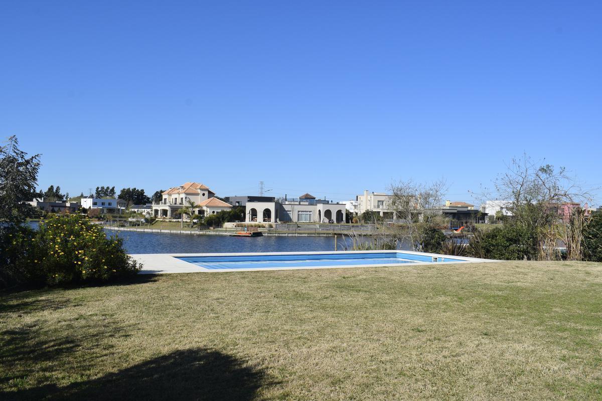 Divina casa en San Benito a la laguna - Countries/B.Cerrado (Tigre)