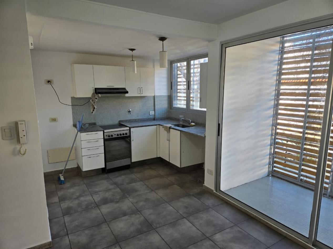 Foto de Alquiler Departamento 3 Ambientes con Cochera en San Isidro, imagen 1