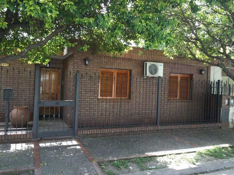 Hermosa Casa en Venta de 3 Dorm. en Padre Claret. 3