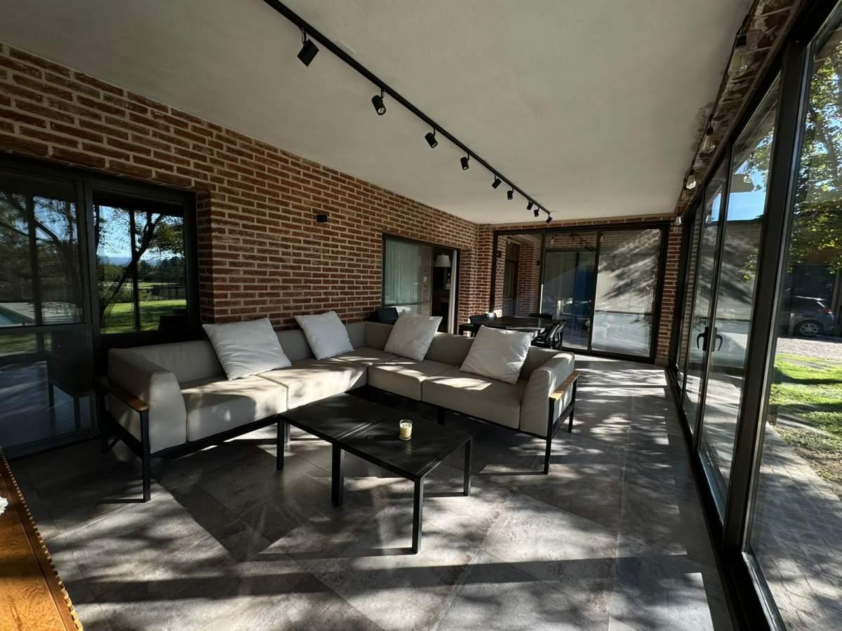 Casa en Venta de Categoria en Las Delicias 2