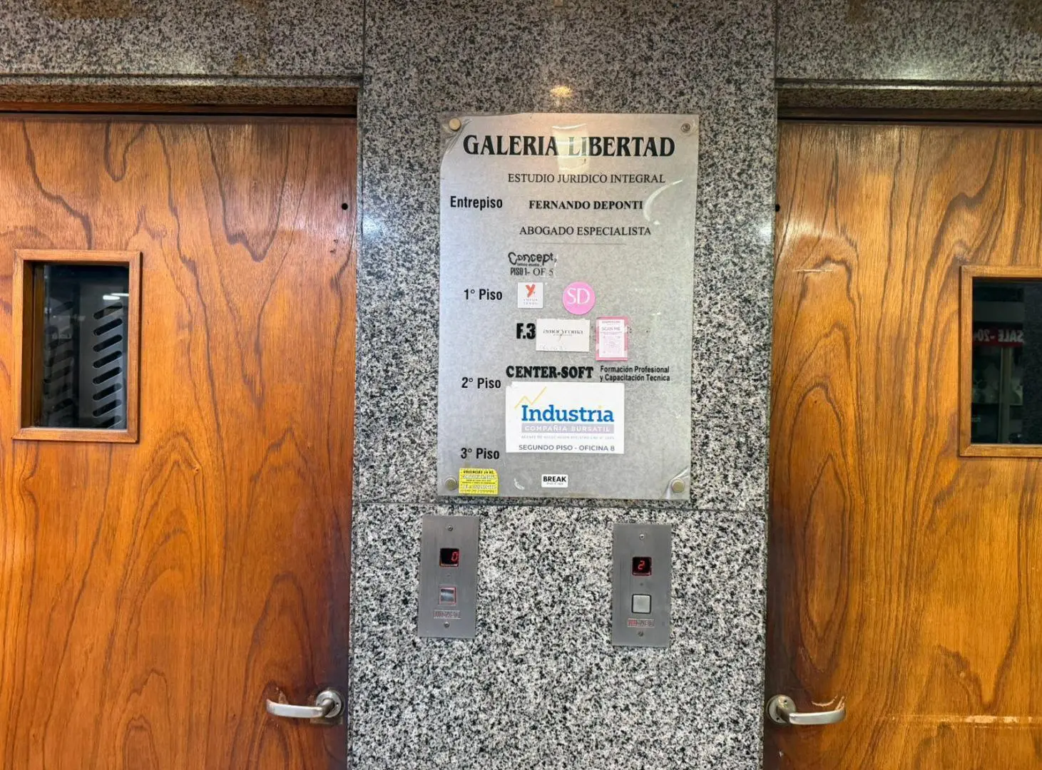 OFICINA EN ALQUILER EN 9 DE JULIO 100 SIN EXPENSAS 2