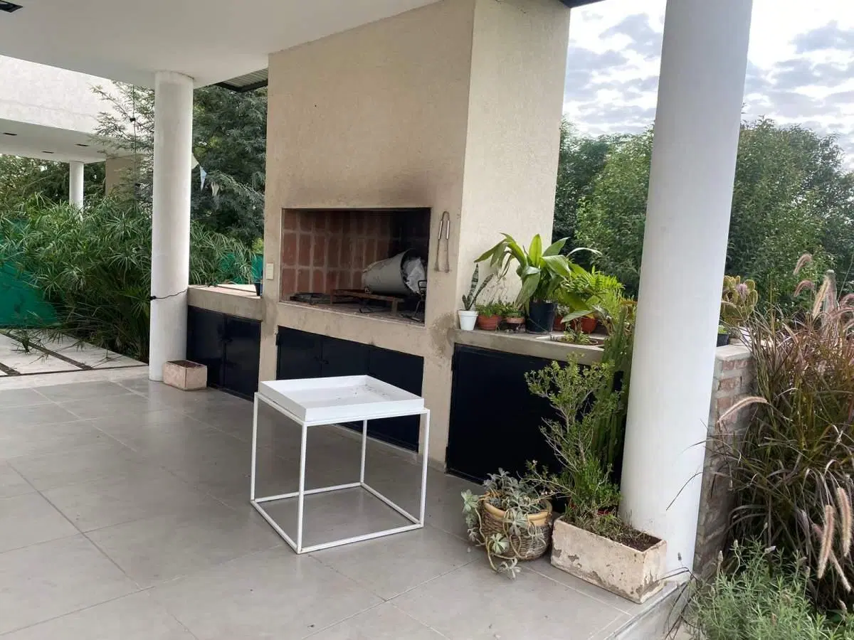 CASA EN ALQUILER DE 3 DORMITORIOS EN VILLA ALLENDE GOLF 5