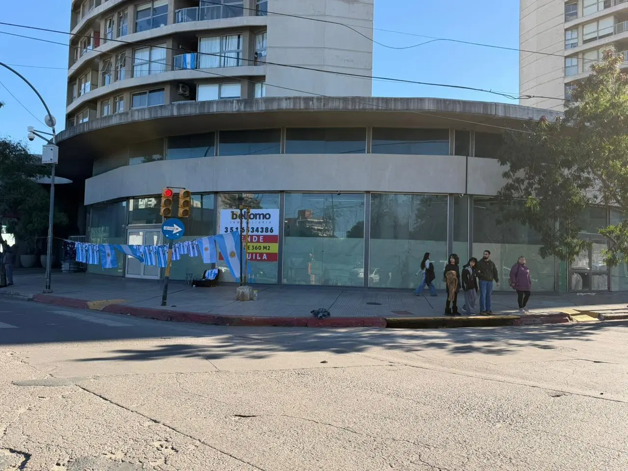 ESPECTACULAR LOCAL COMERCIAL EN GRAL PAZ 2