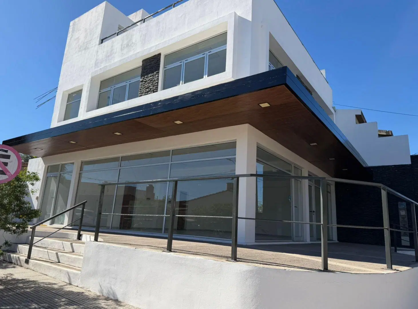 LOCAL COMERCIAL EN ALQUILER VILLA ALLENDE 5