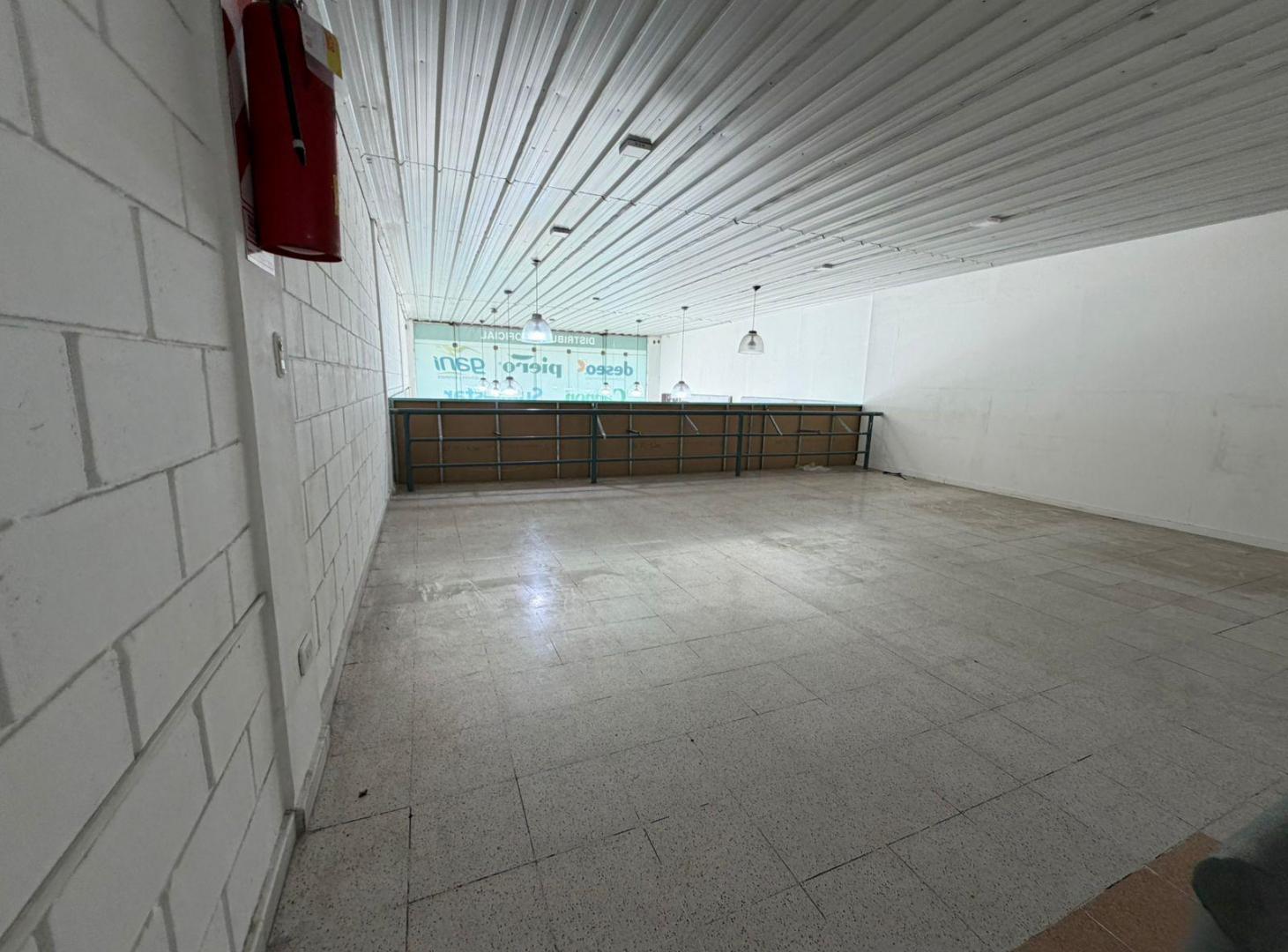 Foto de LOCAL COMERCIAL EN ALQUILER SOBRE AV COLON, imagen 5
