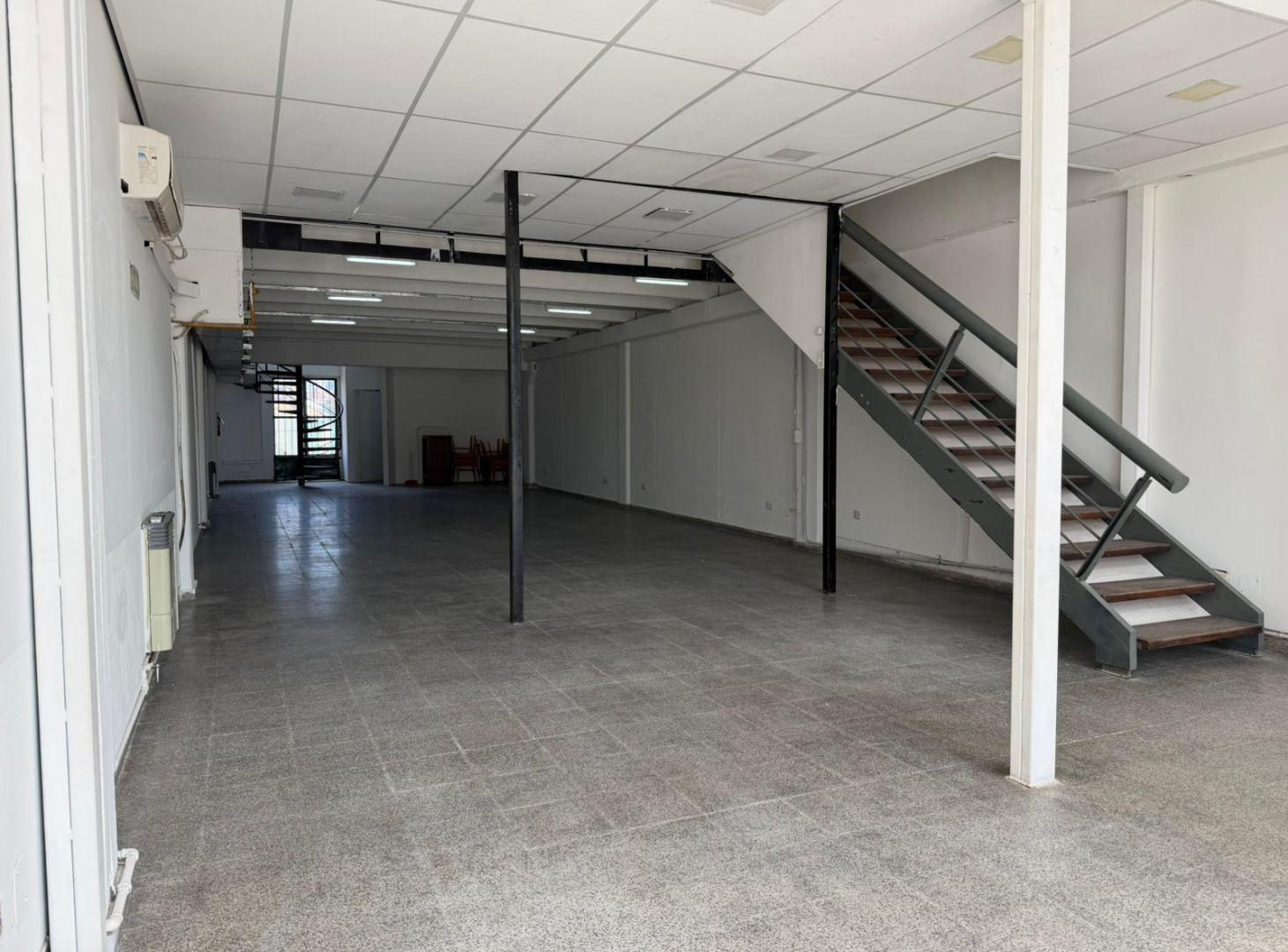 Foto de LOCAL DE 250M2 EN EL CENTRO DE VILLA ALLENDE, imagen 1