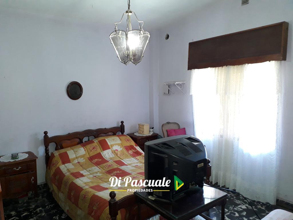 Venta Casa con Dependencia - Moreno Sur 4