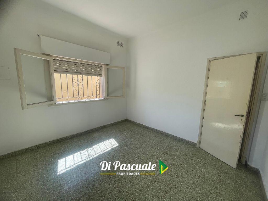 Venta Terreno de 263 m² con Casa 3 Ambientes y Terraza - Moreno Sur 1