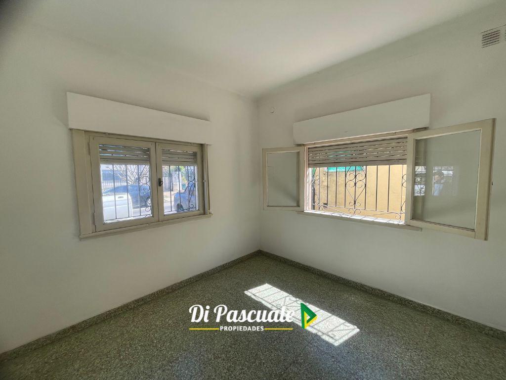 Venta Terreno de 263 m² con Casa 3 Ambientes y Terraza - Moreno Sur 2