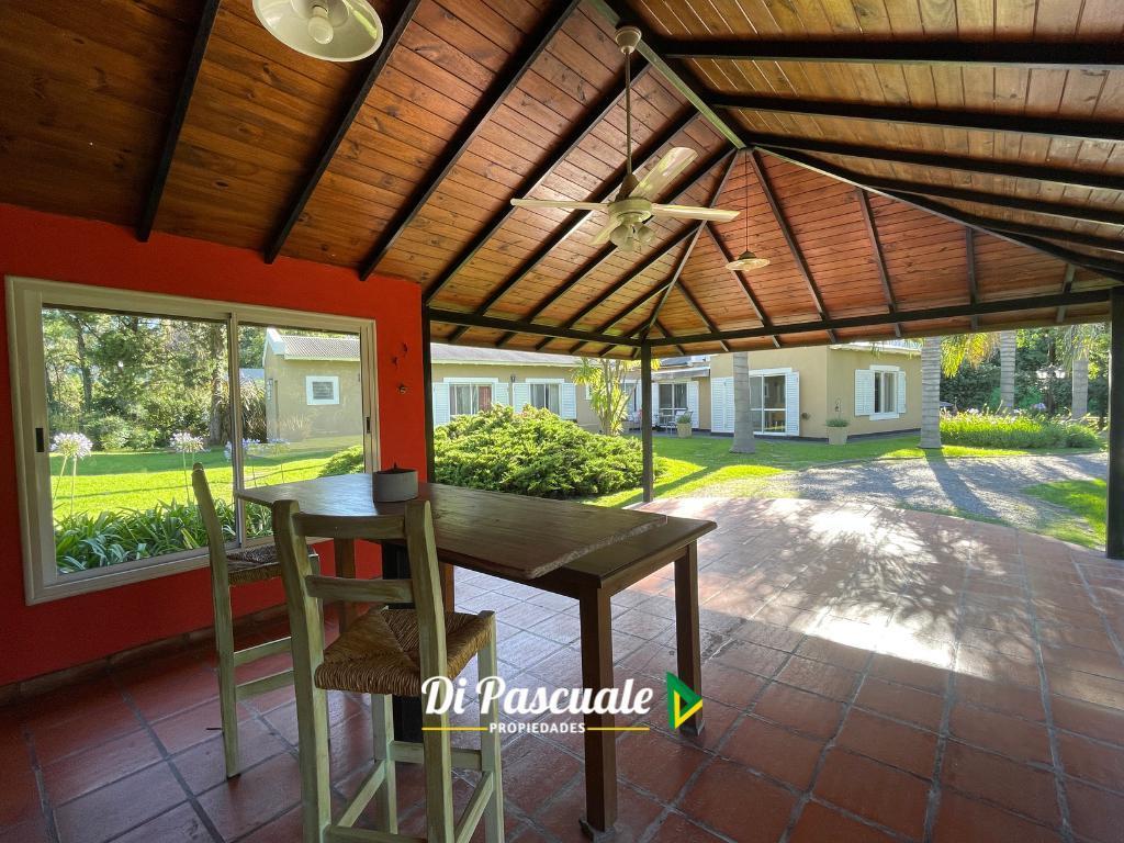 Venta Apto Credito Hipotecario Casa Quinta con 3 Dorm., Parque, Pileta y Quincho - La Reja 4