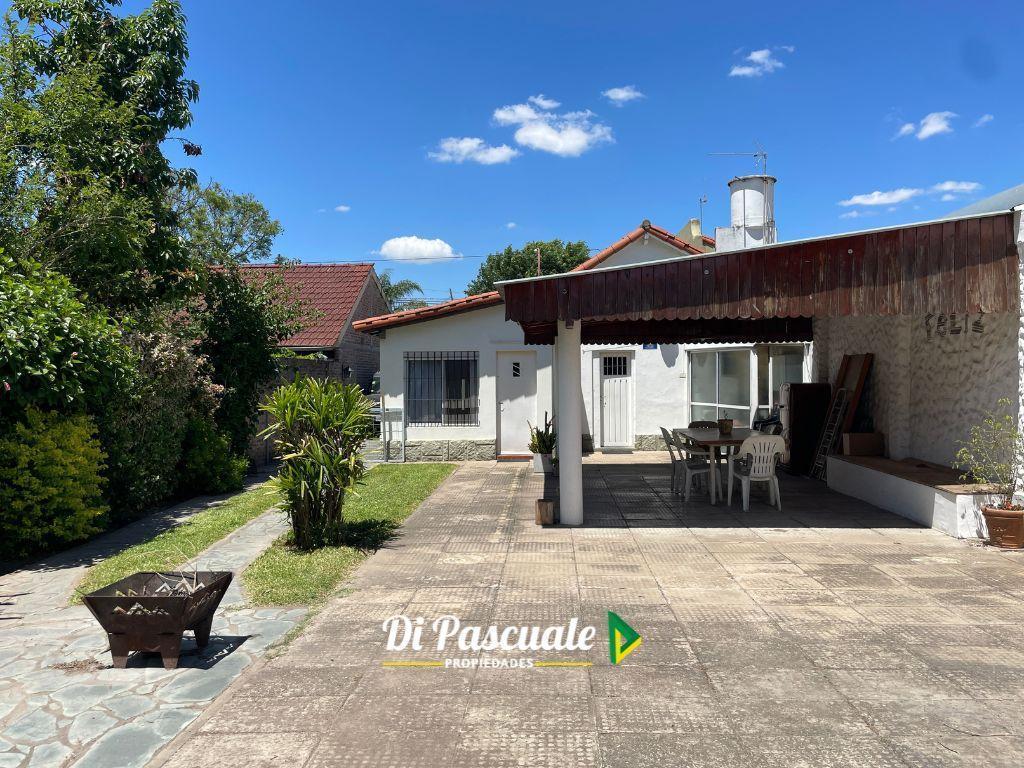 Venta Apto Crédito Hipotecario Casa con Patio y Dependencia - Paso del Rey 1
