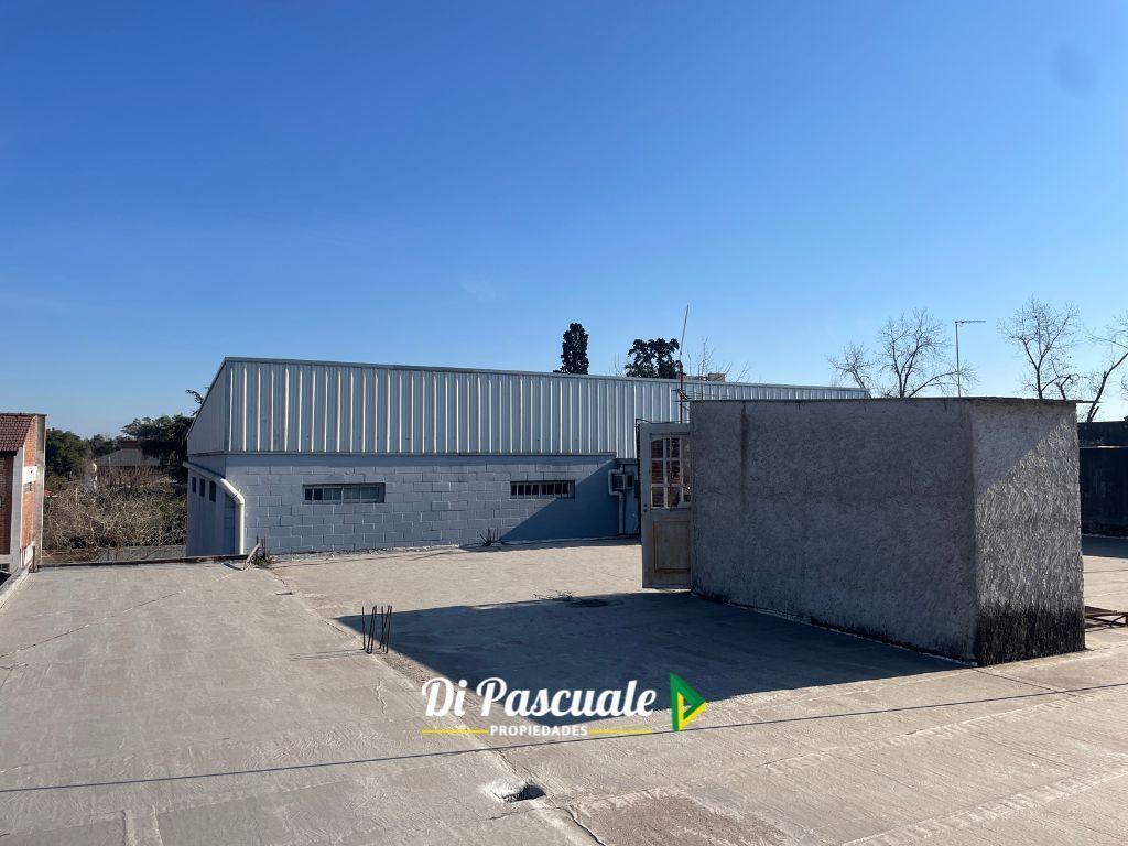 VENTA Local con Galpon de 327 m2 en 2 Plantas sobre Avenida Victorica - Moreno Norte