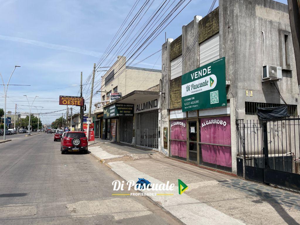 Venta Local con Departamento y Oficinas Sobre Av Victorica - Moreno Norte 5
