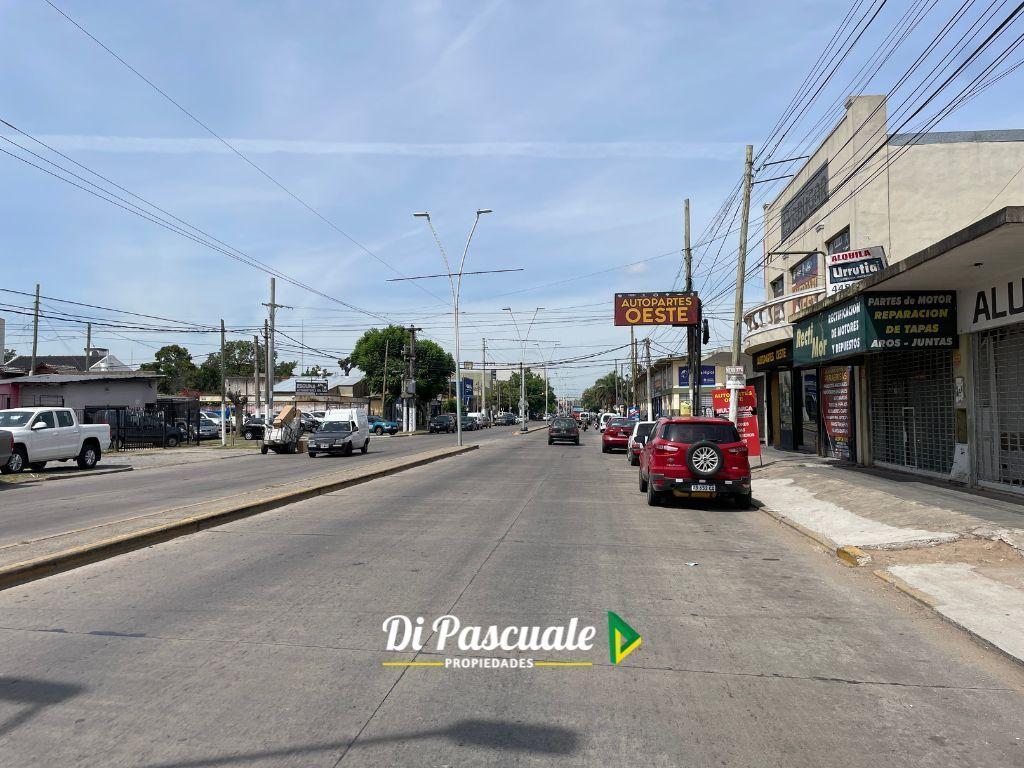 Venta Local con Departamento y Oficinas Sobre Av Victorica - Moreno Norte 1