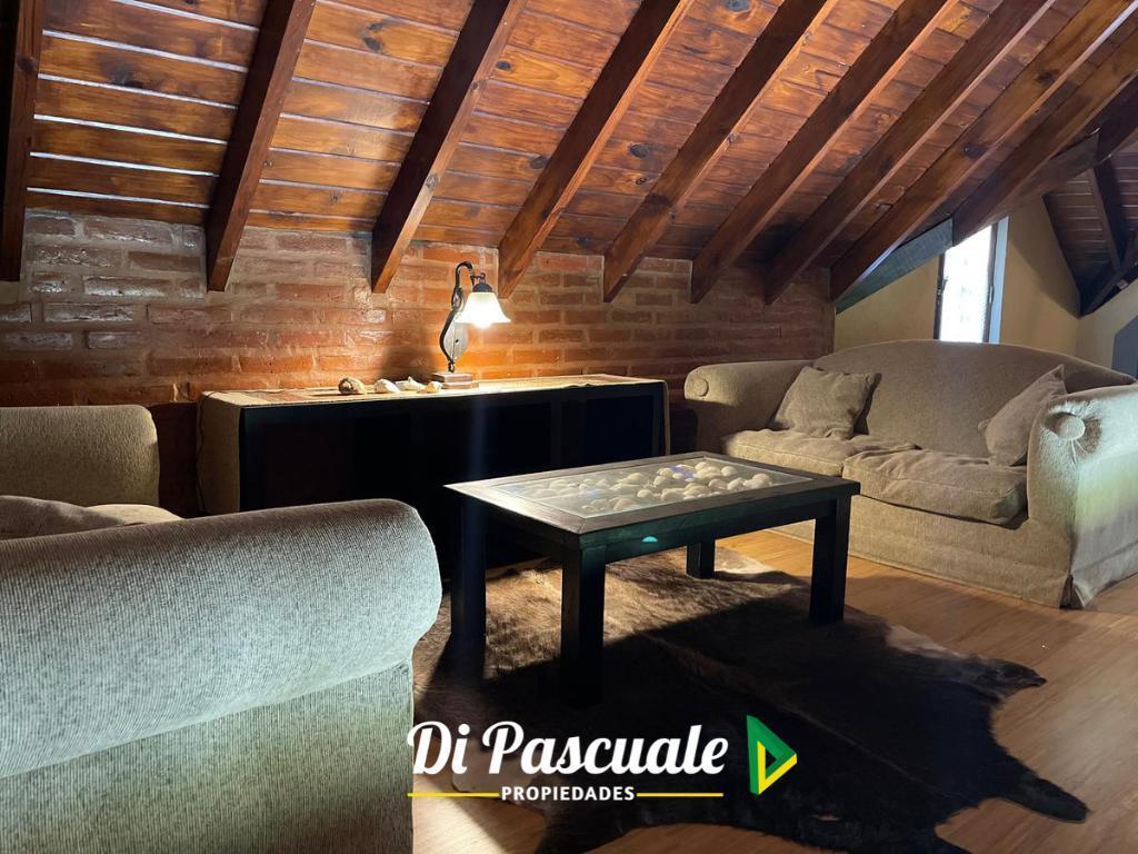 Venta Chalet en 2 Plantas Sobre 660 m² en Country Club Banco Provincia 3