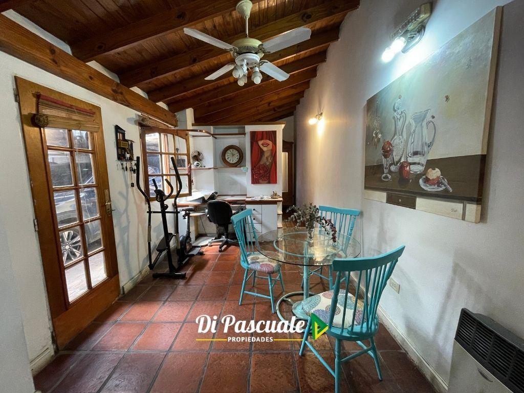 Venta Casa Quinta con Pileta, Quincho Cubierto y Dependencia - Moreno Sur 1