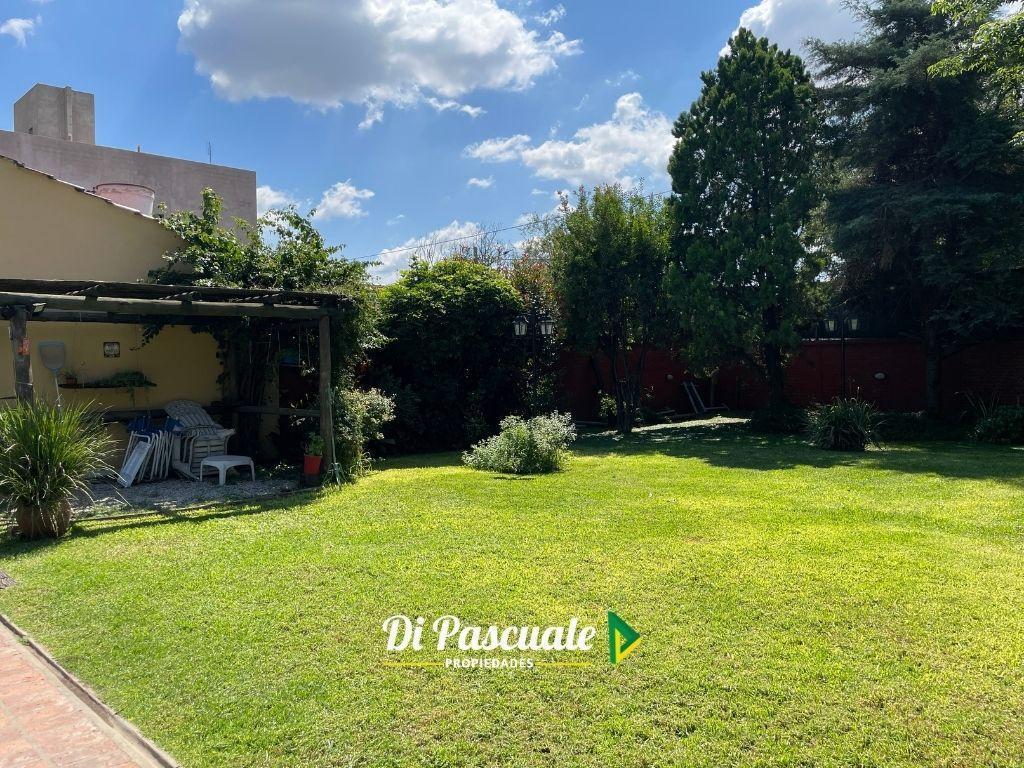 Venta Casa Quinta con Pileta, Quincho Cubierto y Dependencia - Moreno Sur 3
