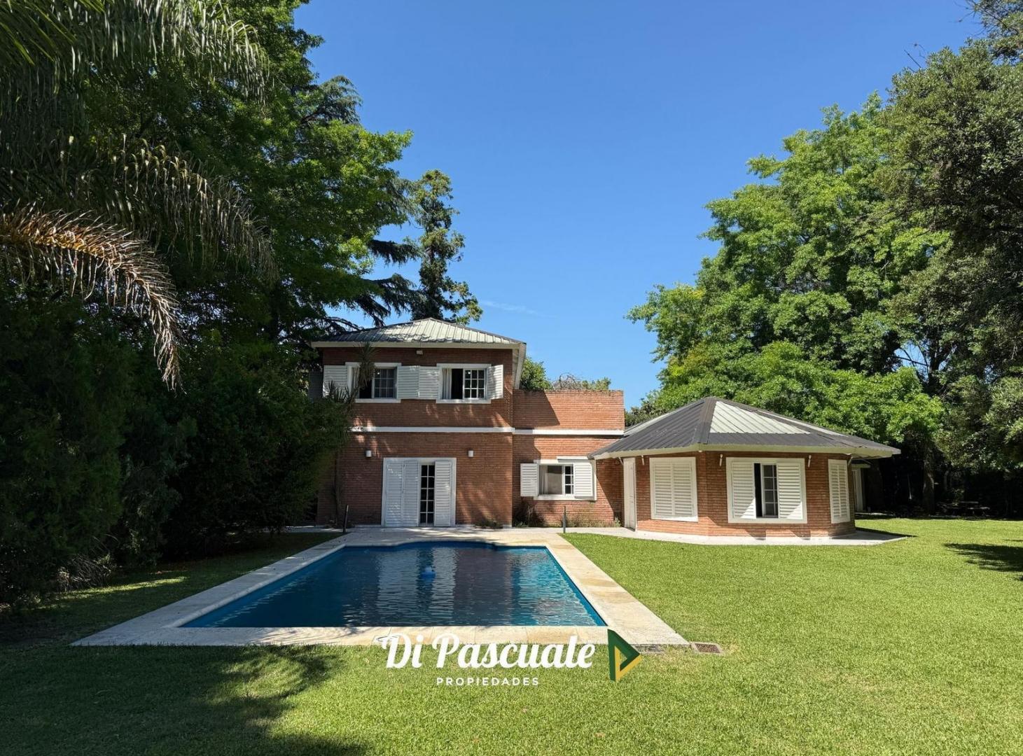 VENTA Casa Quinta Con 4 Dormitorios, Quincho, Parrilla y Pileta - La Reja Norte