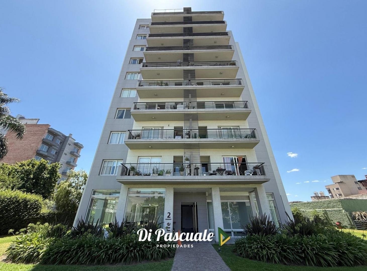 VENTA Departamento 3 Ambientes Con Balcón, 2 Cocheras Y Amenities Como Gimnasio Y SUM - Moreno Norte